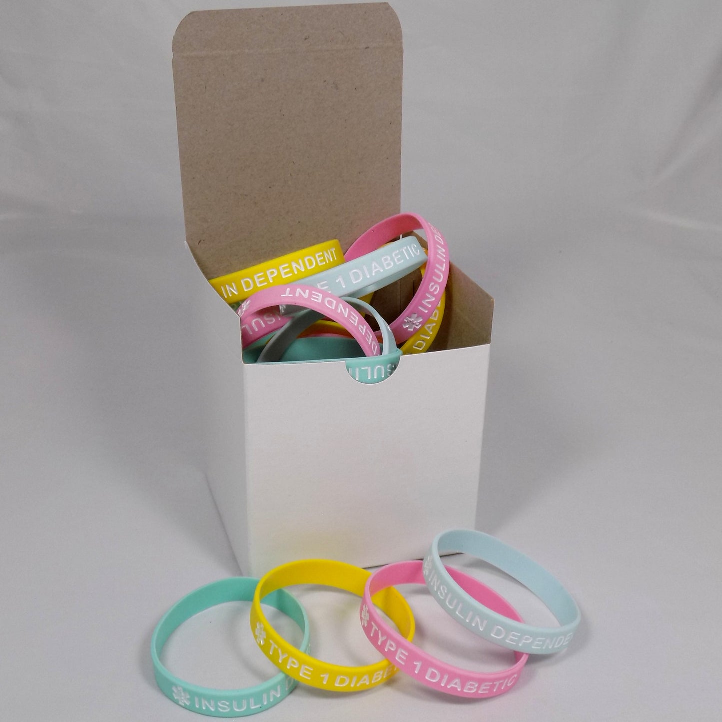 Enhance Patient Safety and Visibility: Type 1 Diabetic Medical Alert Bracelets (25-Pack)